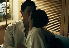 De man slaat de eerste hulp gratis seks film kijken vrouw.