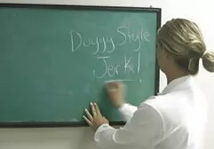 Een blonde atleet ontmoet een klein ding goeie sexfilm dat erg heet is.