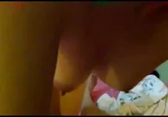 Een stel neukt voor een spiegel porno film gratis kijken en maakt thuis een film.