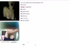 De jonge blonde wacht op een date met een man nl sexfilms