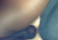 Brunette-zwaluwen amateursex filmpjes komen na anale paring