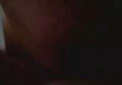 De jongeman leidt de volwassen minnares gratis nederlandstalige sexfilms naar orgasme.